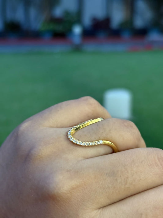 R0007 ' U ' Shape White Stone Vangi Ring