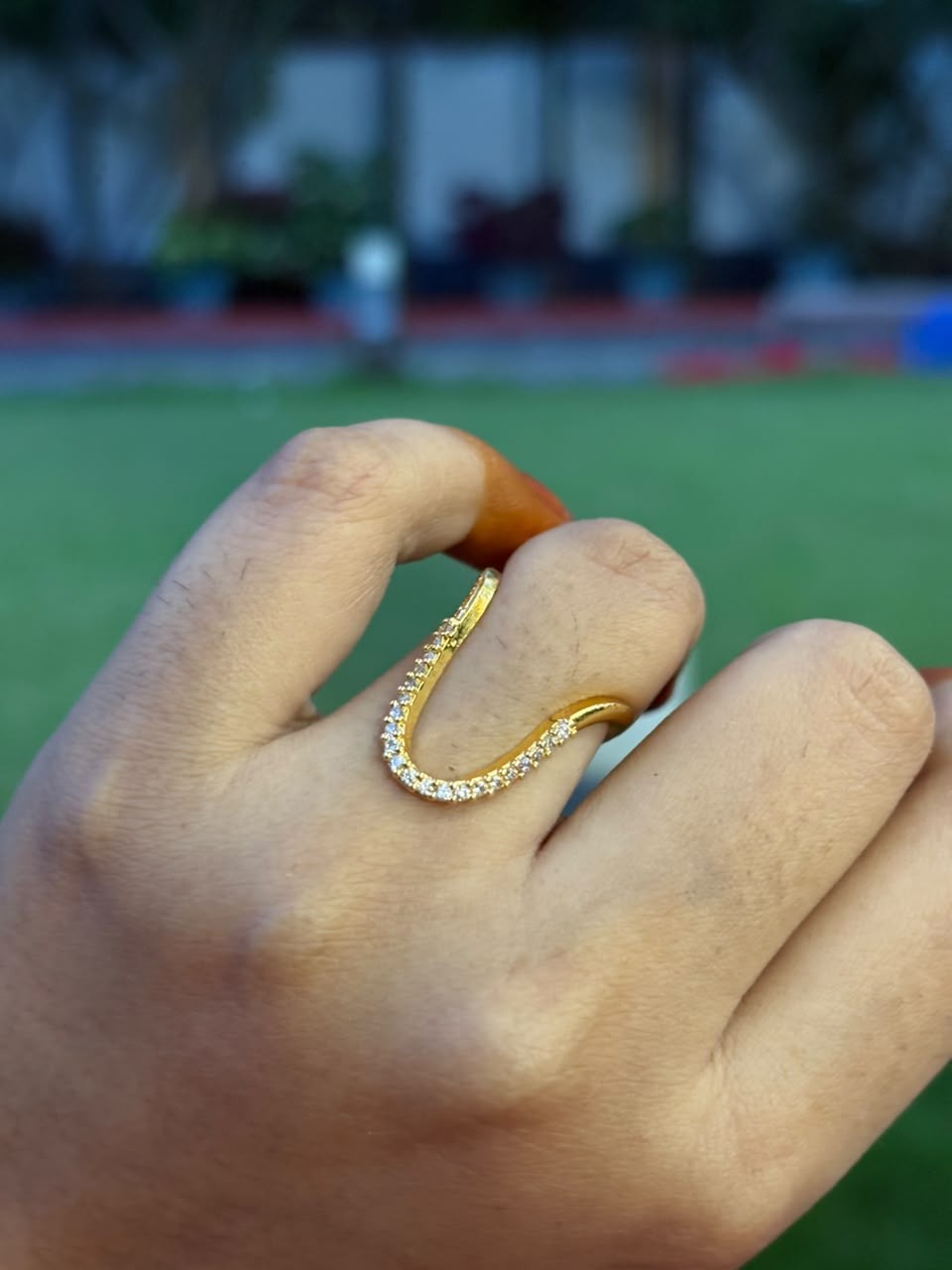 R0007 ' U ' Shape White Stone Vangi Ring