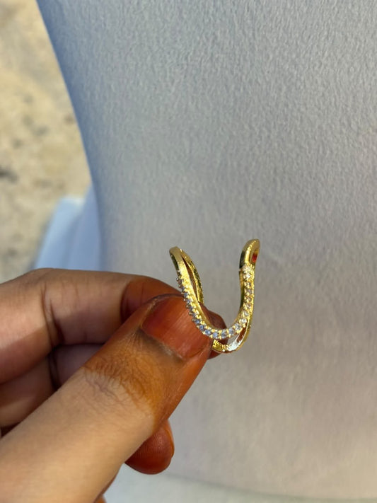 R0007 ' U ' Shape White Stone Vangi Ring