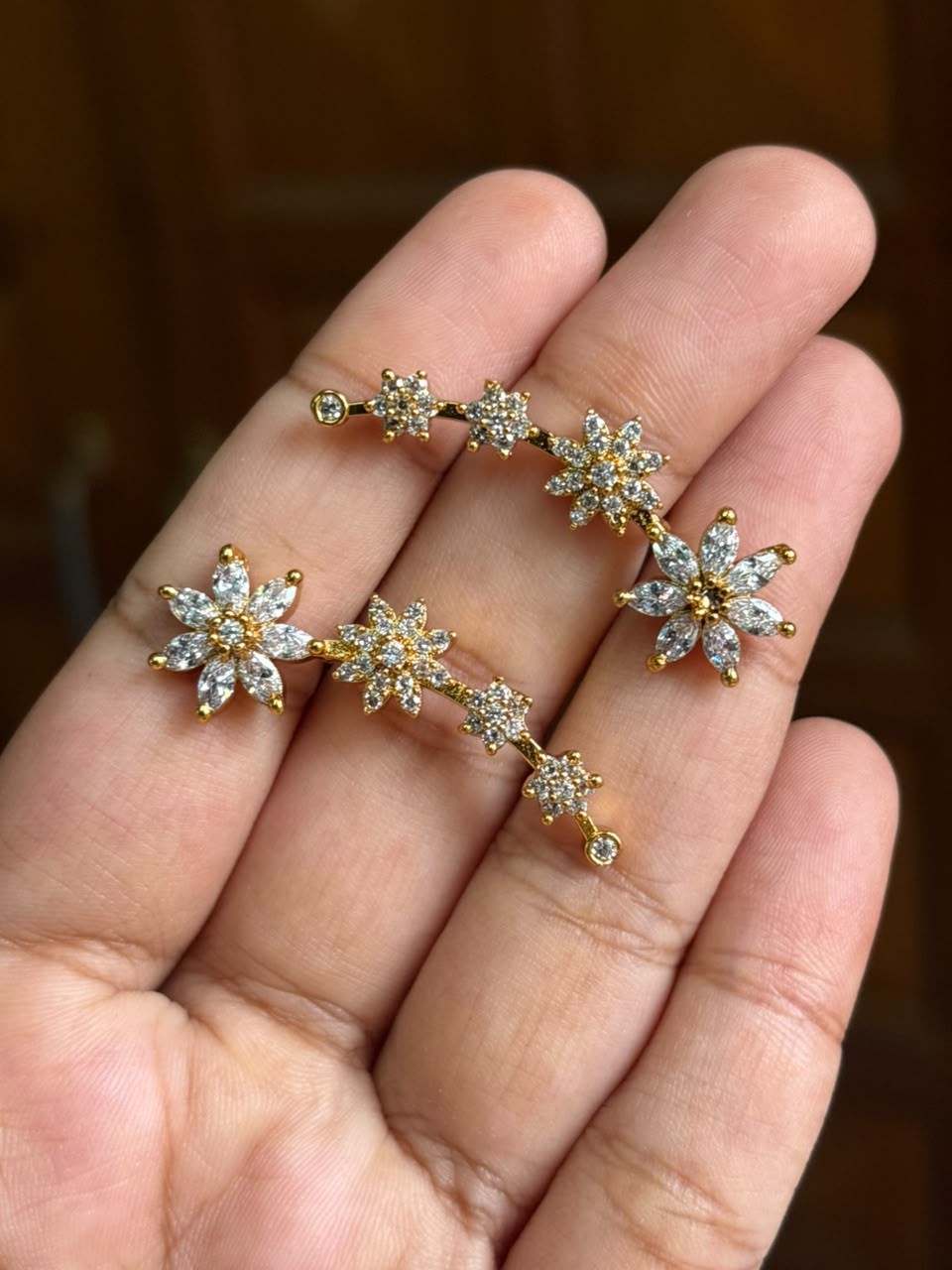J0165 Floral Earcuff Earrings
