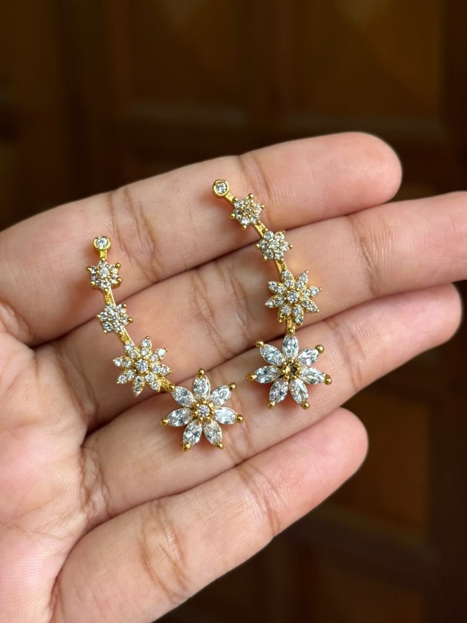 J0165 Floral Earcuff Earrings
