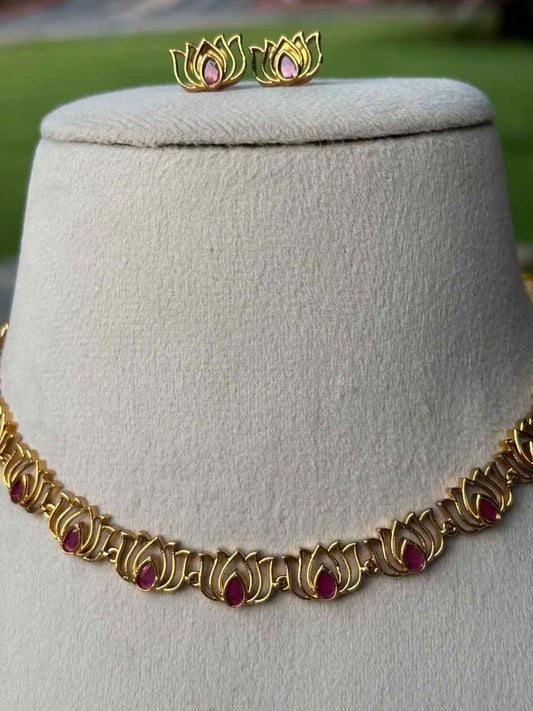 N0037 Lotus Necklace Red