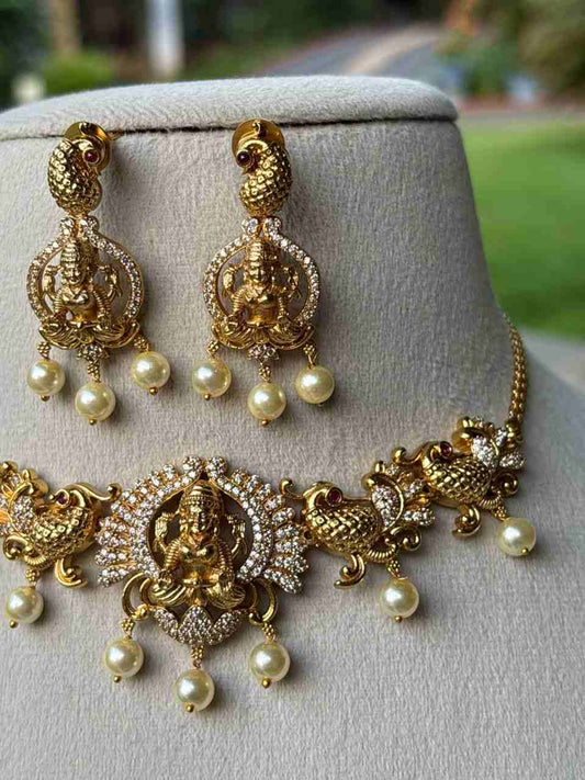 N0132 Traditional Annam and Lakshmi Chocker