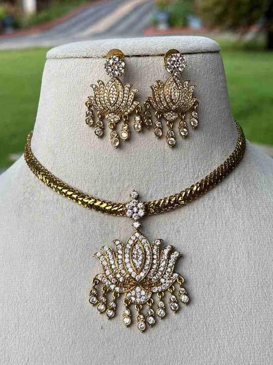 N0134 Antique 80's White Stone Attigai