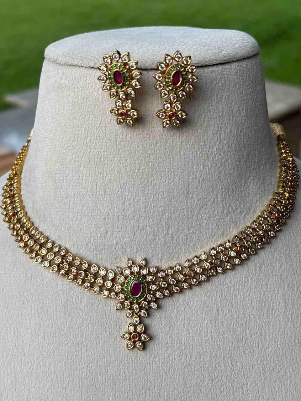 N0138 AD White stone Floral  Necklace