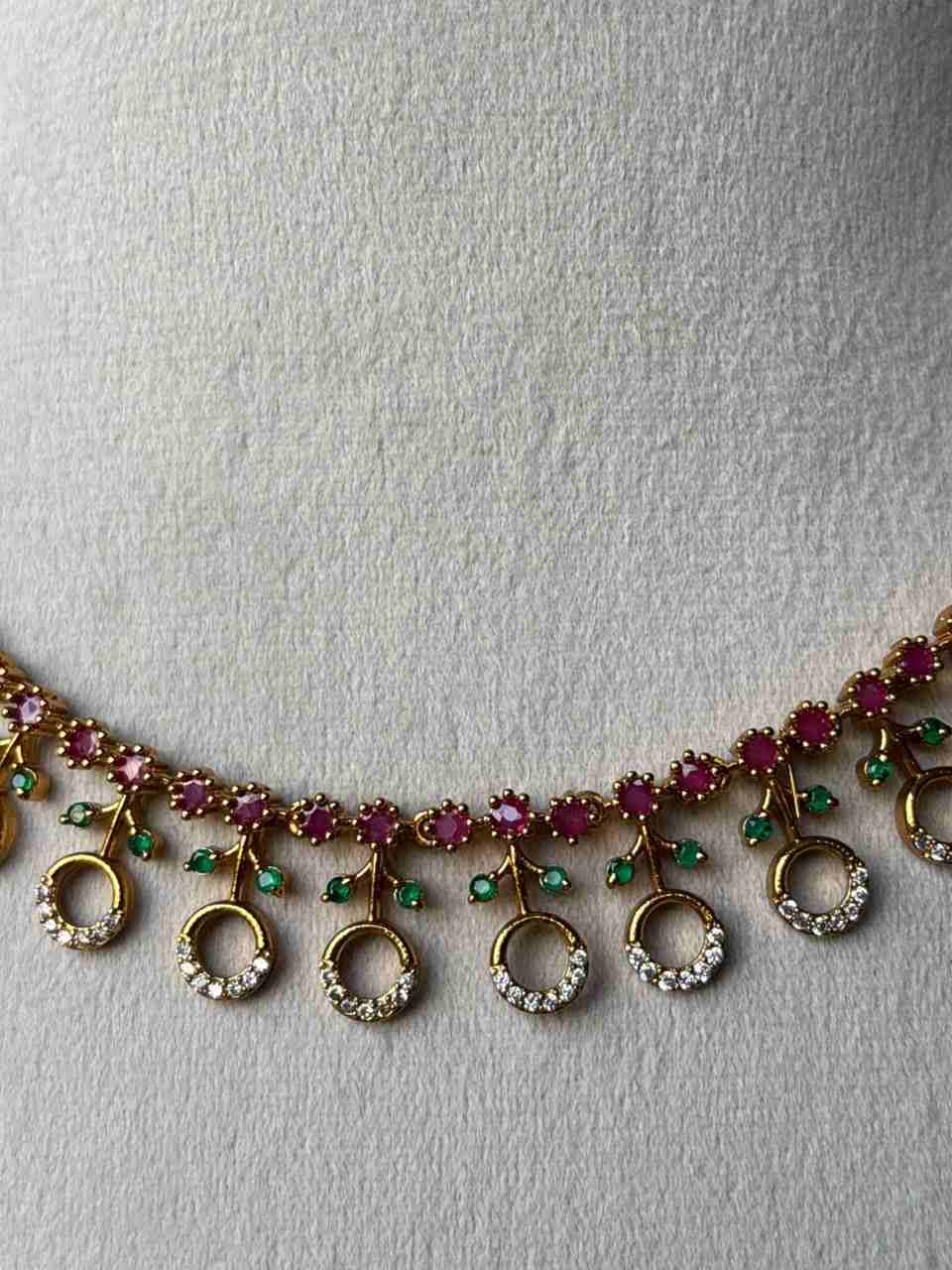 N0137 Floral Pattern Stone Necklace