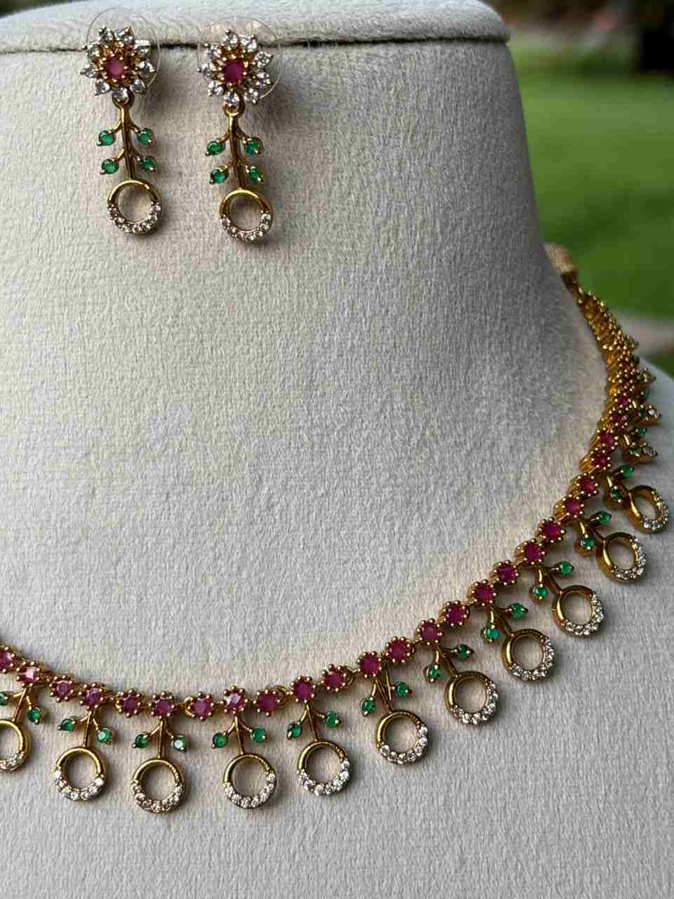 N0137 Floral Pattern Stone Necklace
