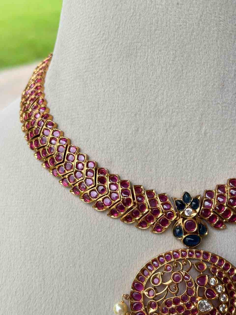 N0120 Annaparavai Pure Kemp stone Necklace