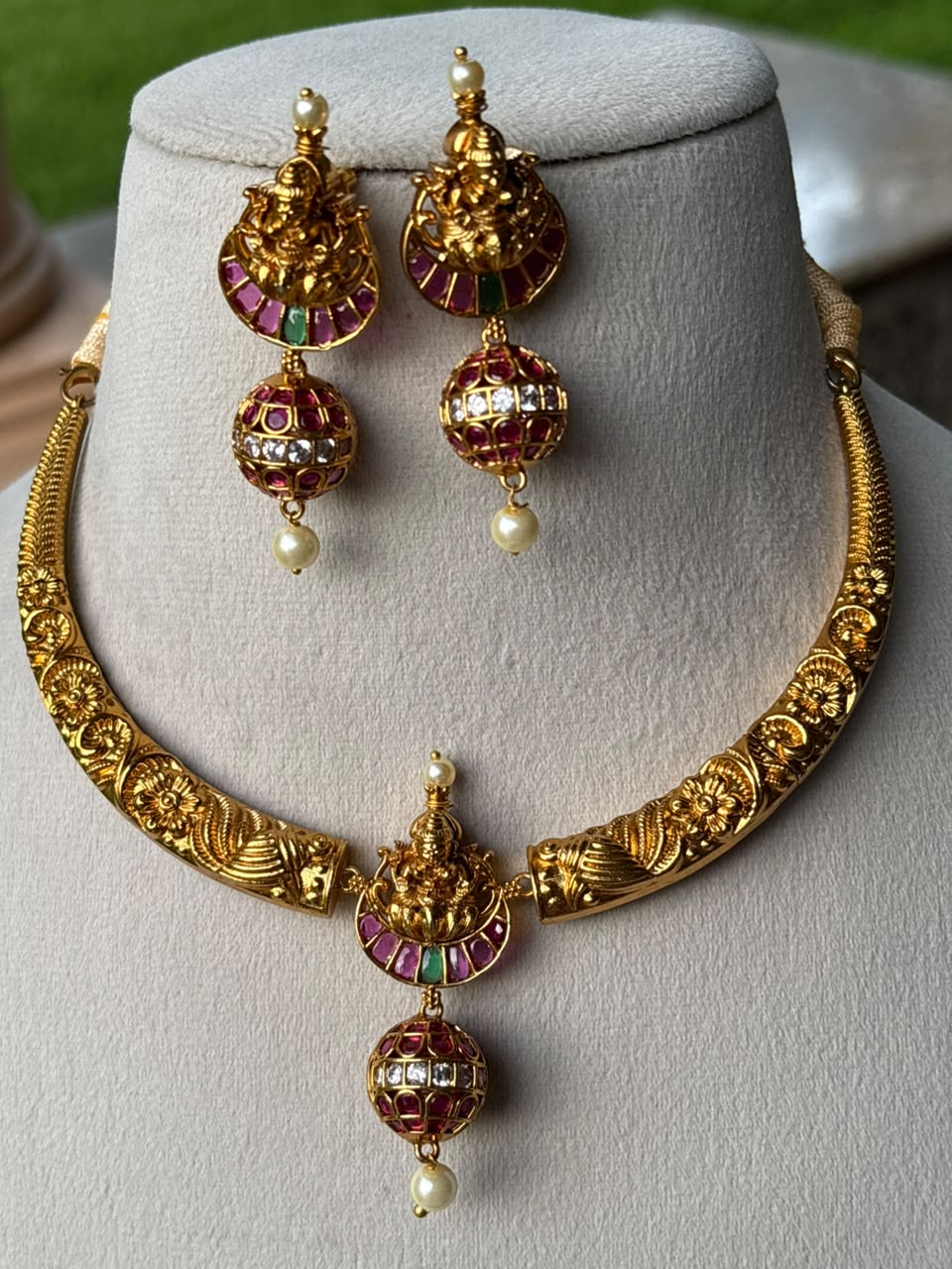 N0243 Lakshmi Floral Pattern kemp Hasli Necklace
