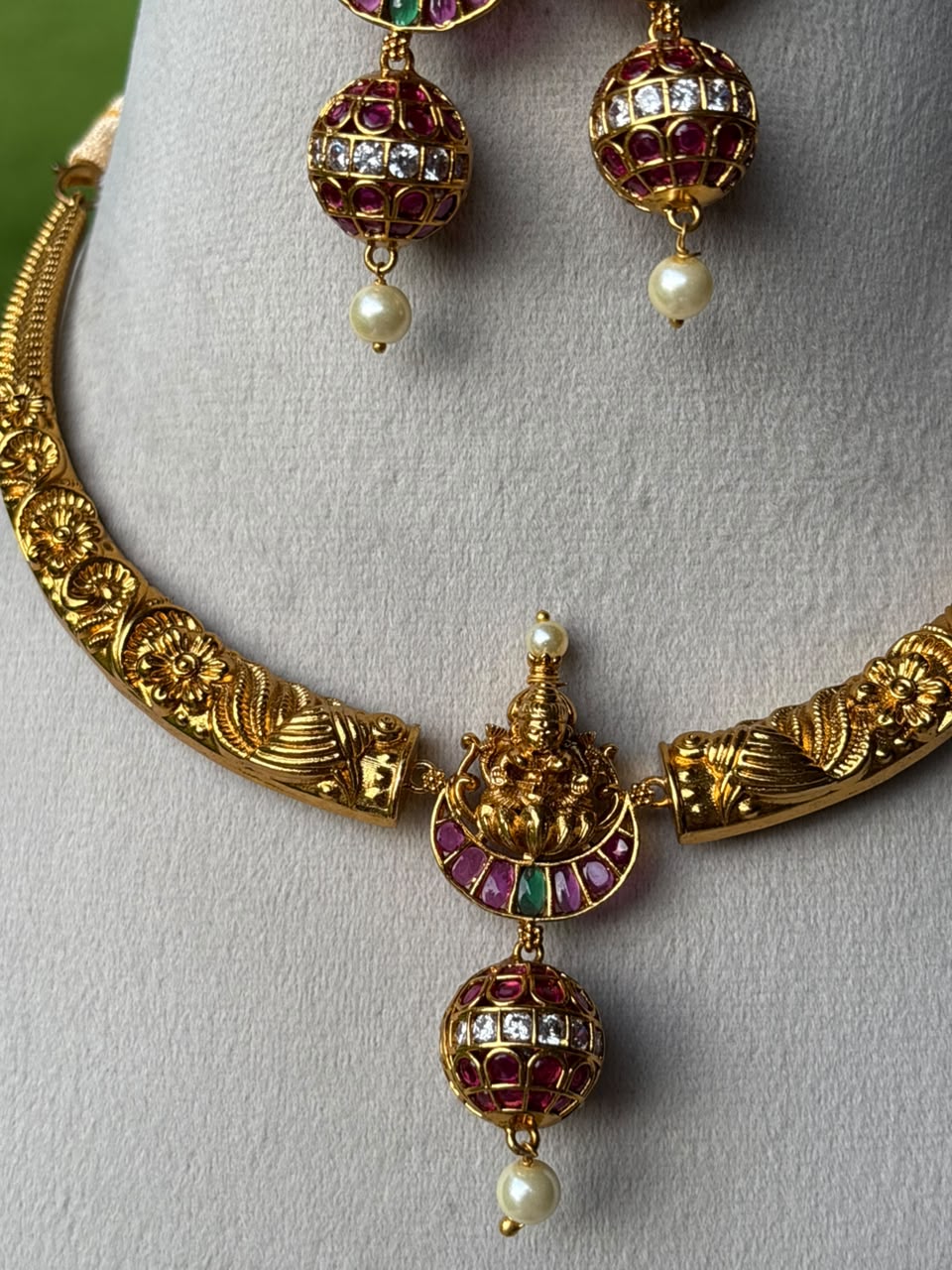 N0243 Lakshmi Floral Pattern kemp Hasli Necklace