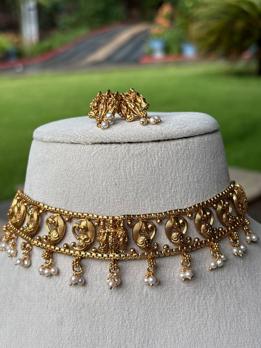 N0254 Traditional Chocker