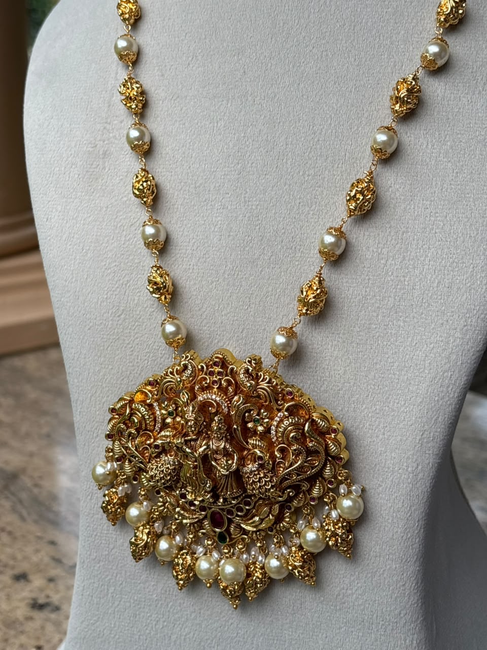 H0043 Premium Quality 31 inch long Pearl Haram